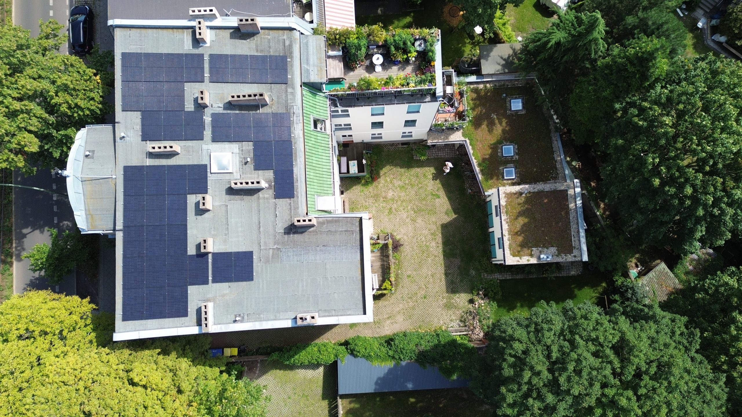 Photovoltaikanlage auf Mehrfamilienhaus